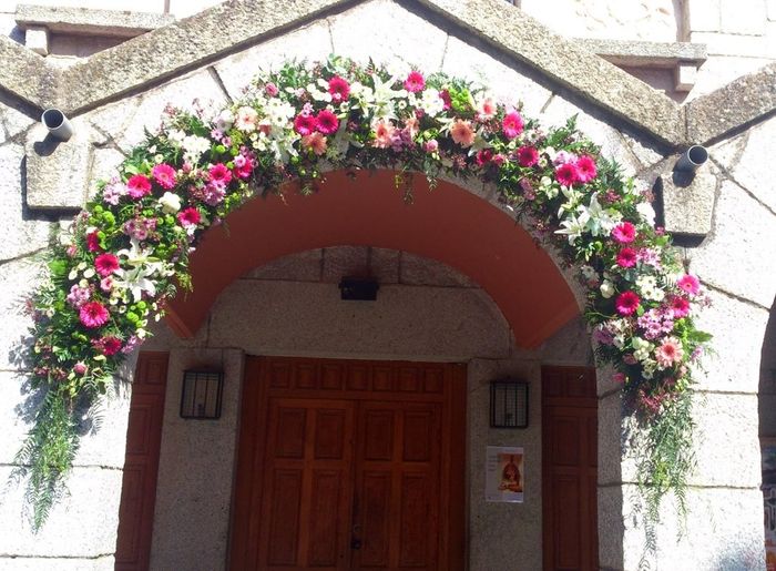 Color de arreglo floral en la iglesia - 3