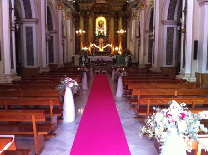Color de arreglo floral en la iglesia - 2