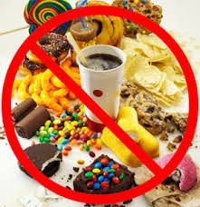 * La más importante es mejorar la alimentación, elimina la comida chatarra. 