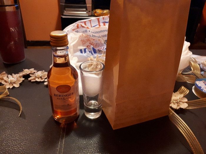 mini botellita y tequilero