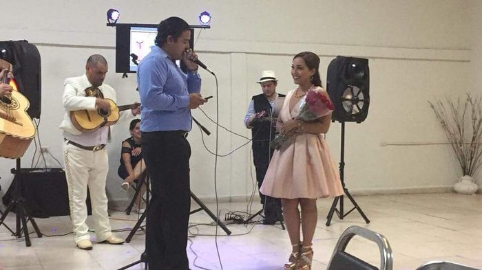 Mi FM cantando para mi ♥