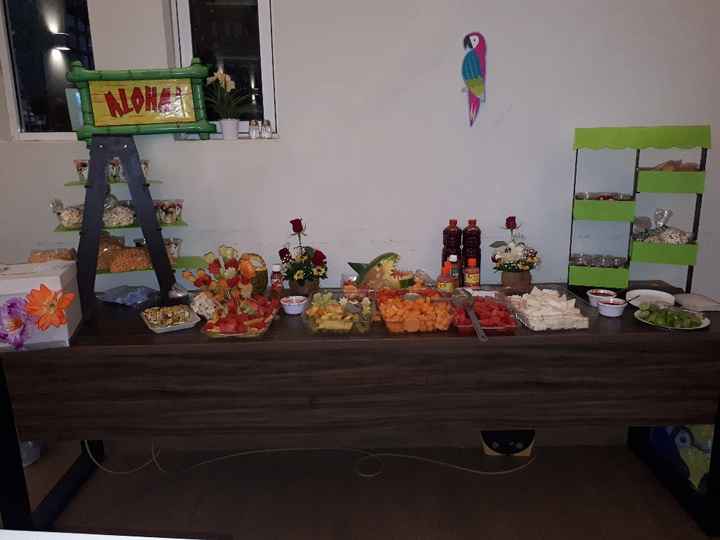 La mesa de snacks frutales