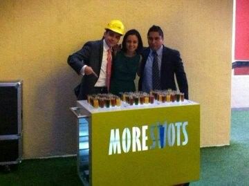 Alguna opinion de MORE SHOTS?