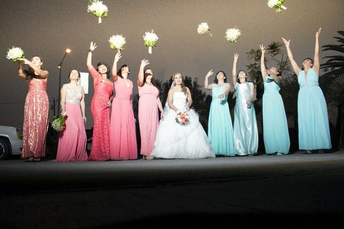 Damas de diferente tono - 1