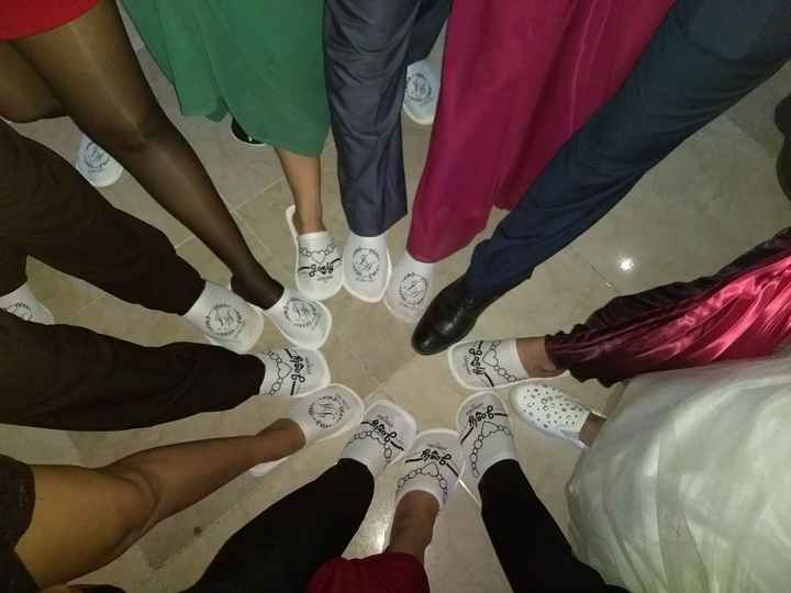 mis amigos con pantuflas decían que eran princesos jajaj