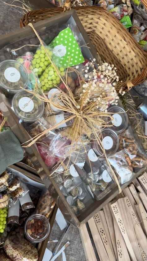 Mesa de postres o canastas en medio de la mesa de los invitados? - 1
