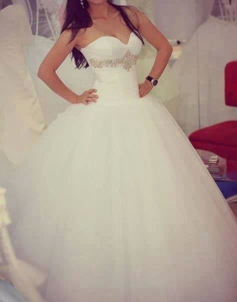 vestido con aplicacion estraple