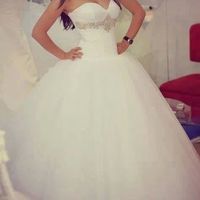 vestido con aplicacion estraple