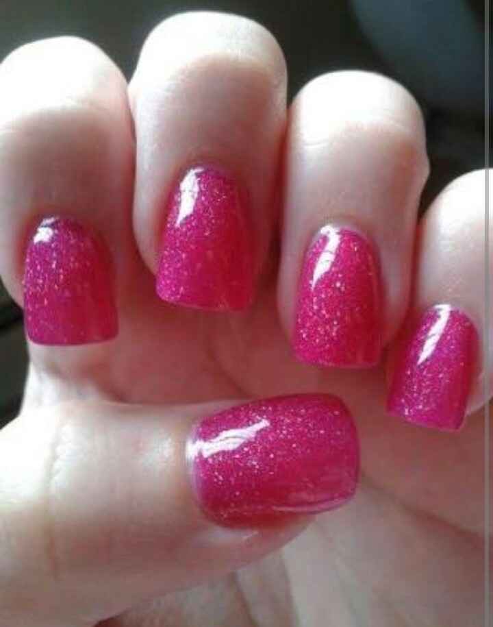 Octubre rosa:  uñas de novia - 2