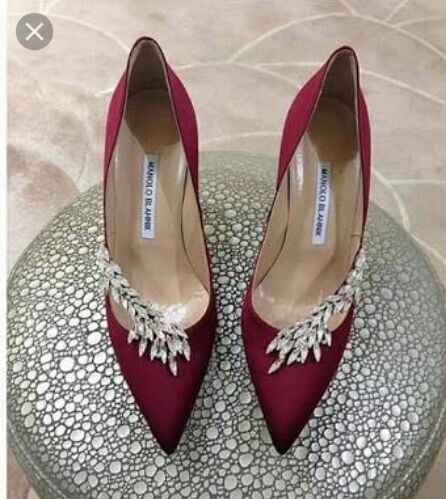 ¿de que color serán sus zapatillas? - 1