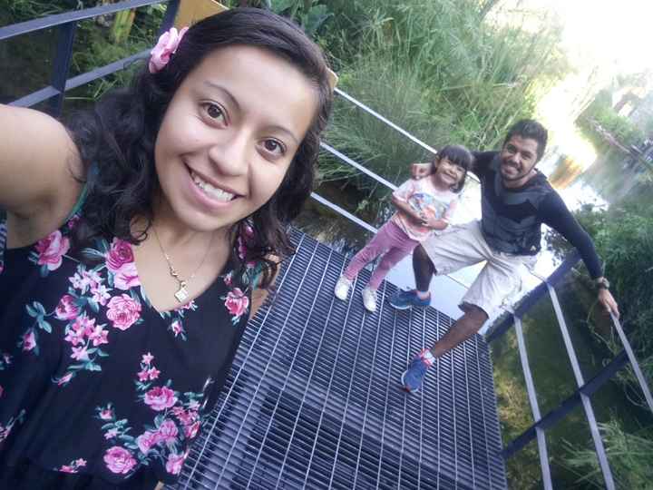 De pases en fin de semana pasado con su hermanita 