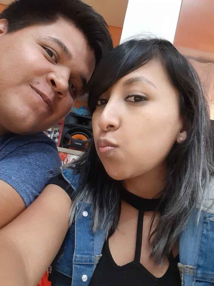 Alba reta a la comunidad a compartir su foto más graciosa juntos! - 1