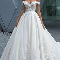 Lucero reta a las novias de la comu a subir foto del vestido de sus sueños - 1