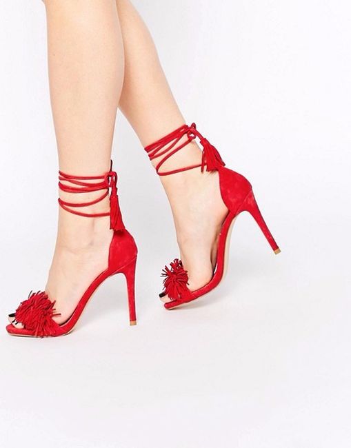 Zapatillas en color rojo. 2