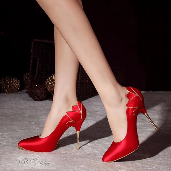 Zapatillas en color rojo. 6