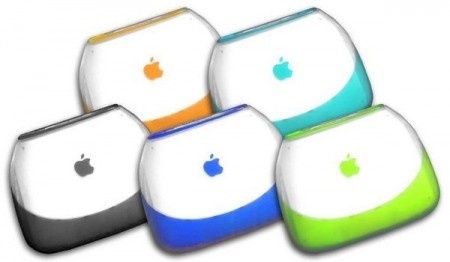 Hombre se casa con un iBook