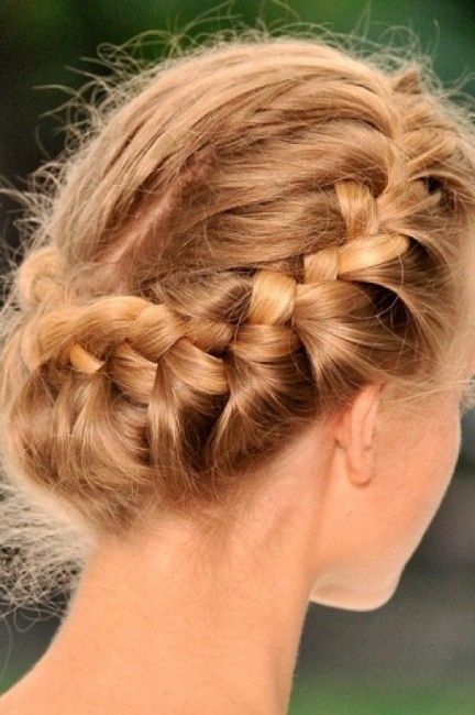 Las trenzas, el peinado para novias más trendy de este año.