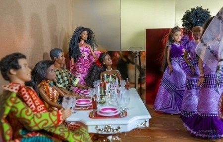 boda de Barbie y Ken nigerianos
