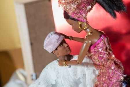 boda de Barbie y Ken nigerianos
