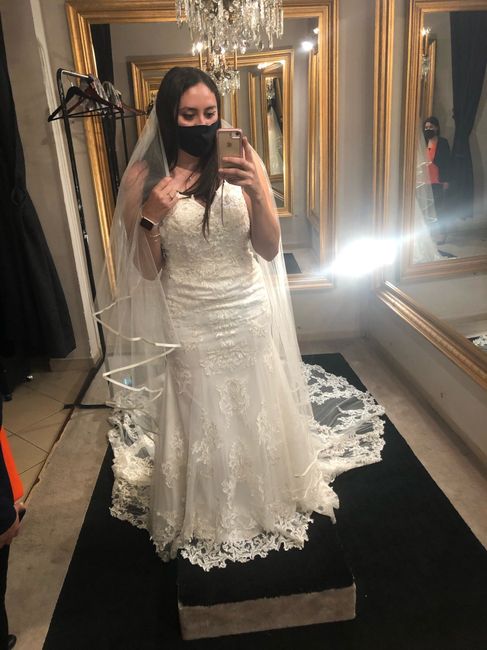 Pamela reta a las novias de la comunidad a subir una muestra de su vestido 5