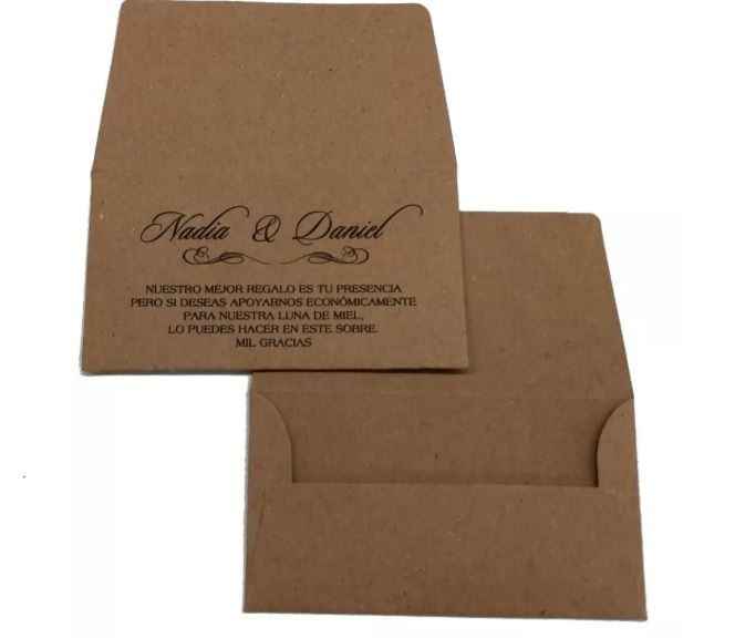 Dar sobre o dejarlo en la mesa? - 1