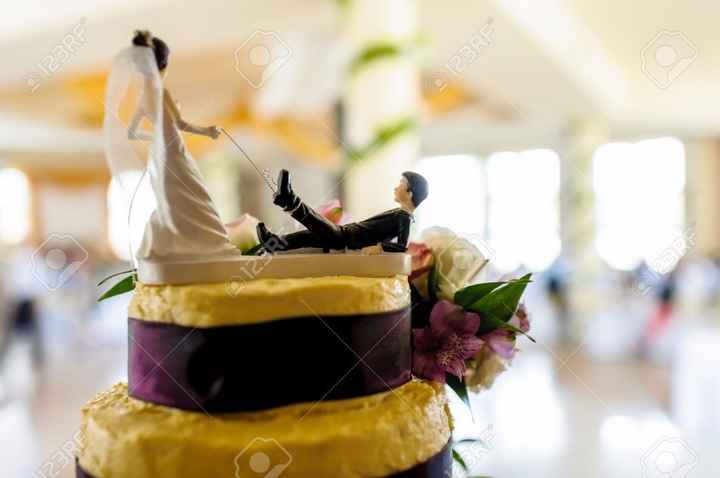 MORADO CON AMARILLO 