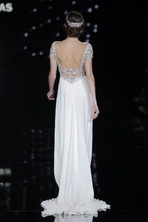 vestido con escote 