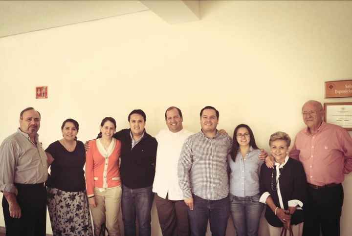 ESA FOTO FUE EN LA CLAUSURA DEL CURSO, LA PAREJA DE LOS VIEJITOS FUE MI FAVORITA!!!