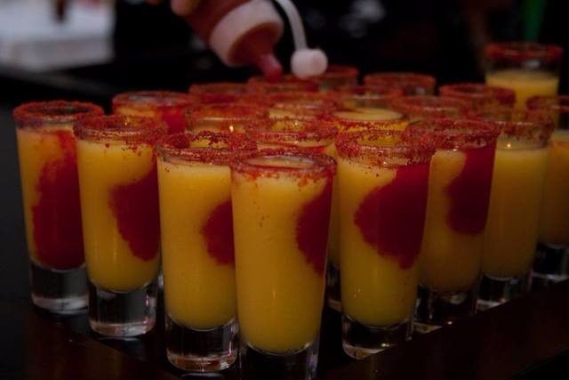 Shots para los invitados bailarines