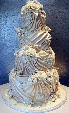 pero que les parece si hacemos Guerra de pasteles ?   (ósea cada una pone la imagen de un pastel que