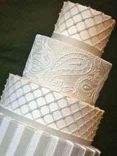 pero que les parece si hacemos Guerra de pasteles ?   (ósea cada una pone la imagen de un pastel que