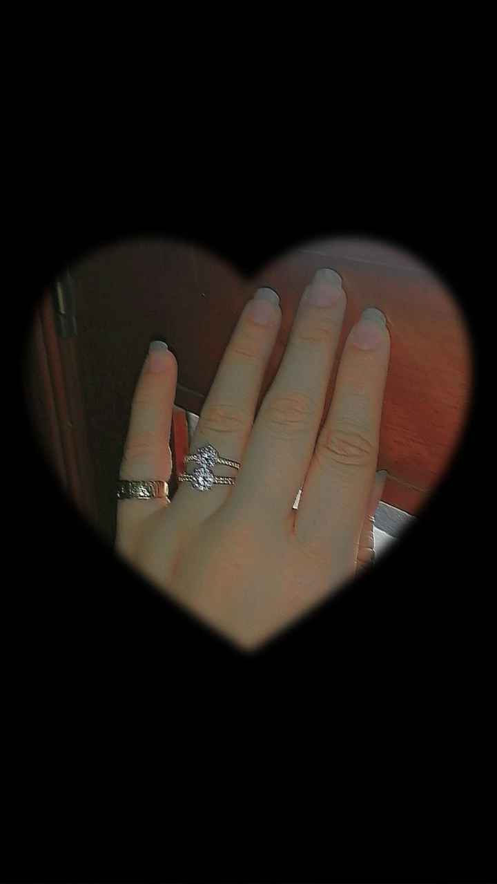 ¡Enséñanos el anillo de compromiso! 💍 - 1