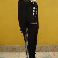 El quiere ser Charro!!