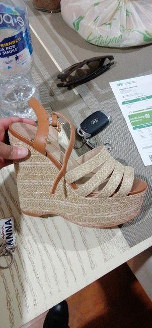 Zapatos blancos y zapatos dorados 😍 5