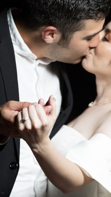 Mi anillo de compromiso, Viviana - 1