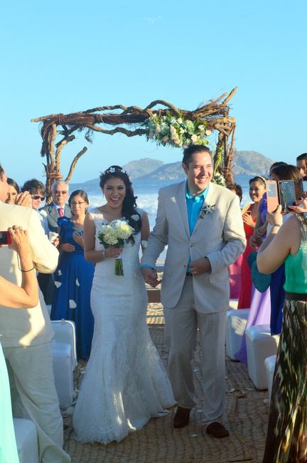 saliendo de la ceremonia