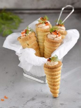 Conos de mousse de salmón