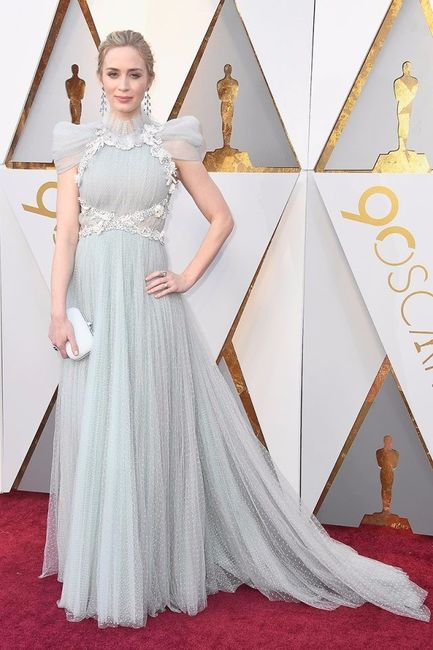 3. Emily Blunt luciendo Schiaparelli