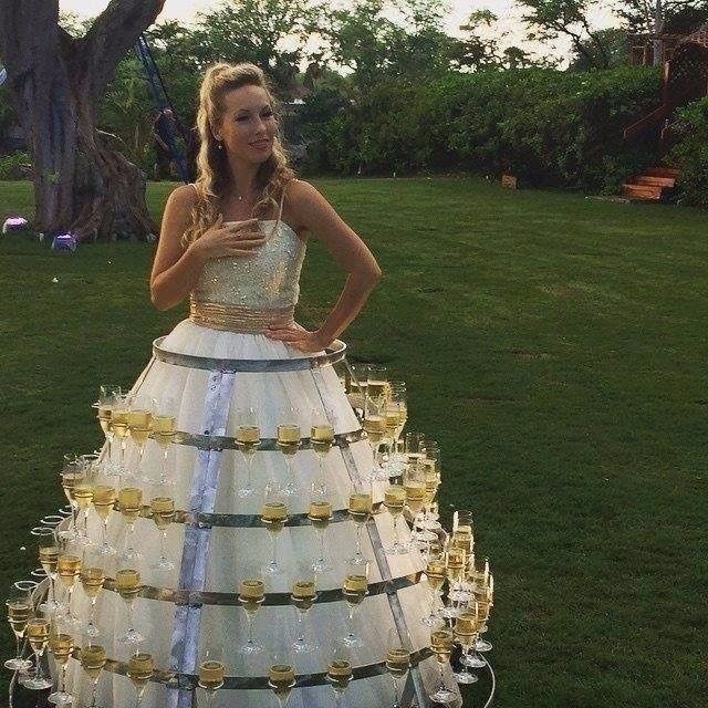 Este vestido te hará ahorrar en meseros 1