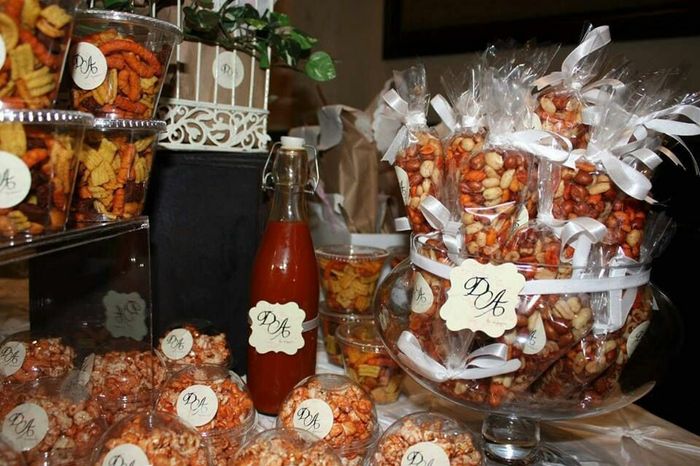 Mesa de dulces , botanas , frutas ,postres - 5