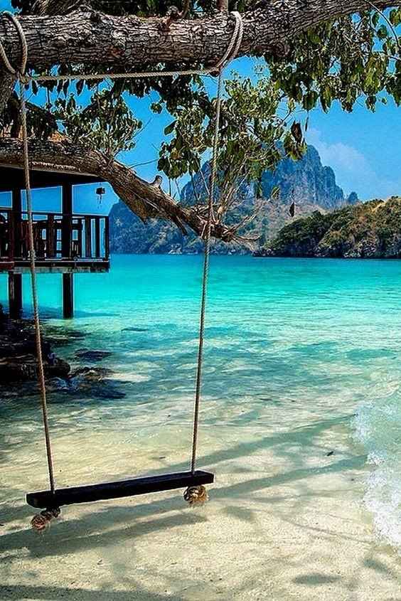 1) Playa para estar todo el día bajo el sol y en modo relax con tu FM.