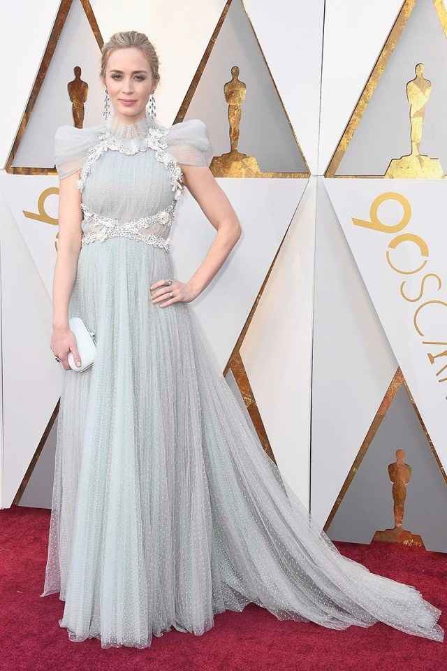 3. Emily Blunt luciendo Schiaparelli