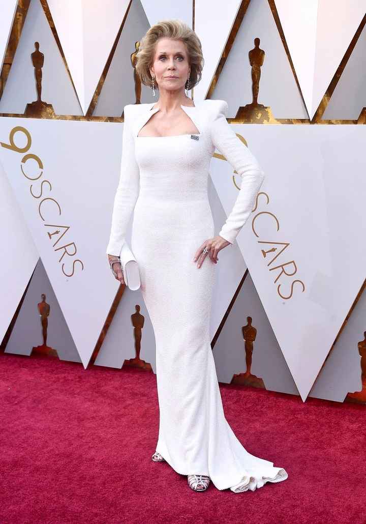 5. Jane Fonda en un diseño personalizado de Balmain