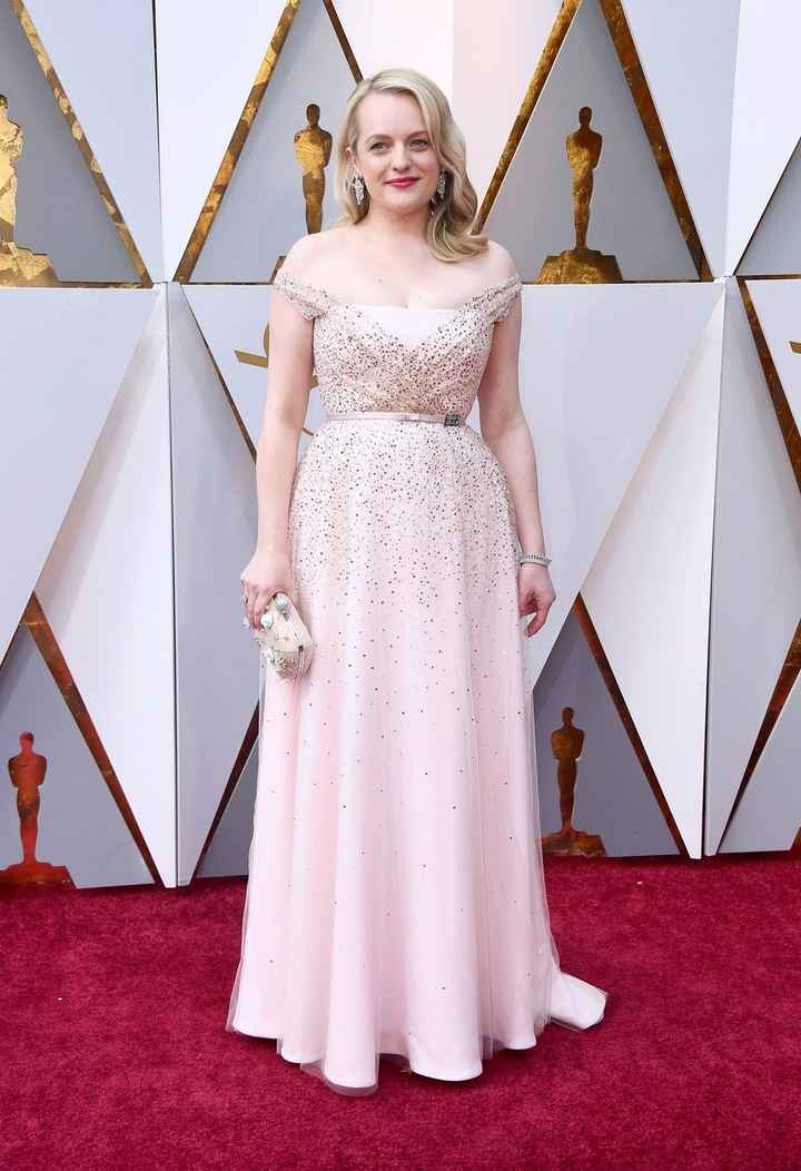 6. Elisabeth Moss vistiendo Christian Dior
