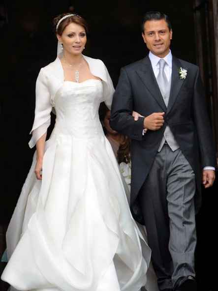 Nuestro Lord Peña Nieto y la Gaviota el día de su boda 