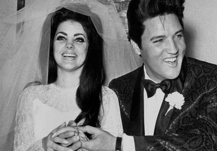  Elvis y Priscilla Presley el día de su boda