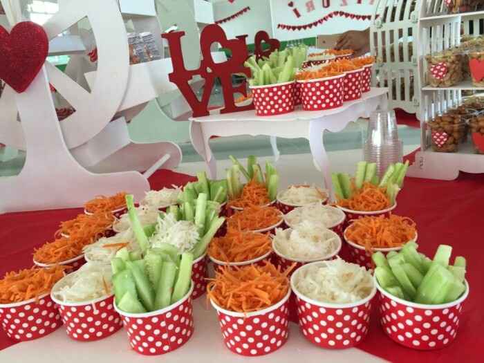 Mesa de dulces , botanas , frutas ,postres - 9