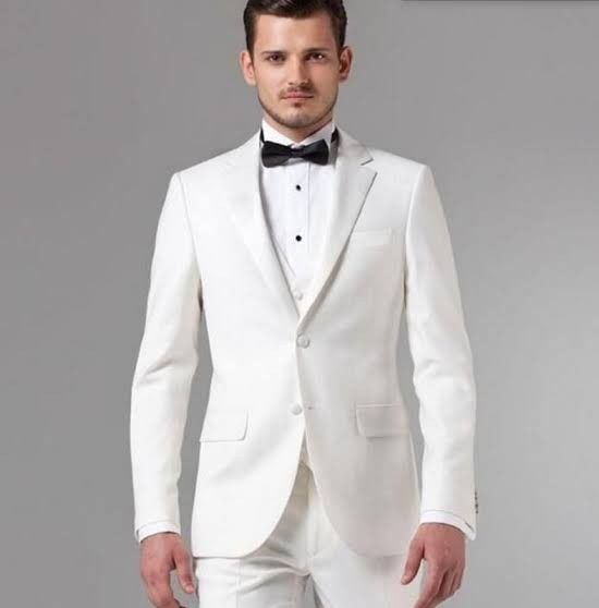 La novia puede ver el traje del novio new arrivals