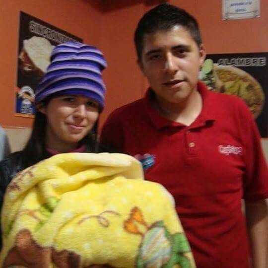 Fotos con su prometido.. - 1