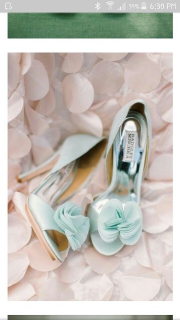 Cual de estos,  serían sus zapatos? - 1